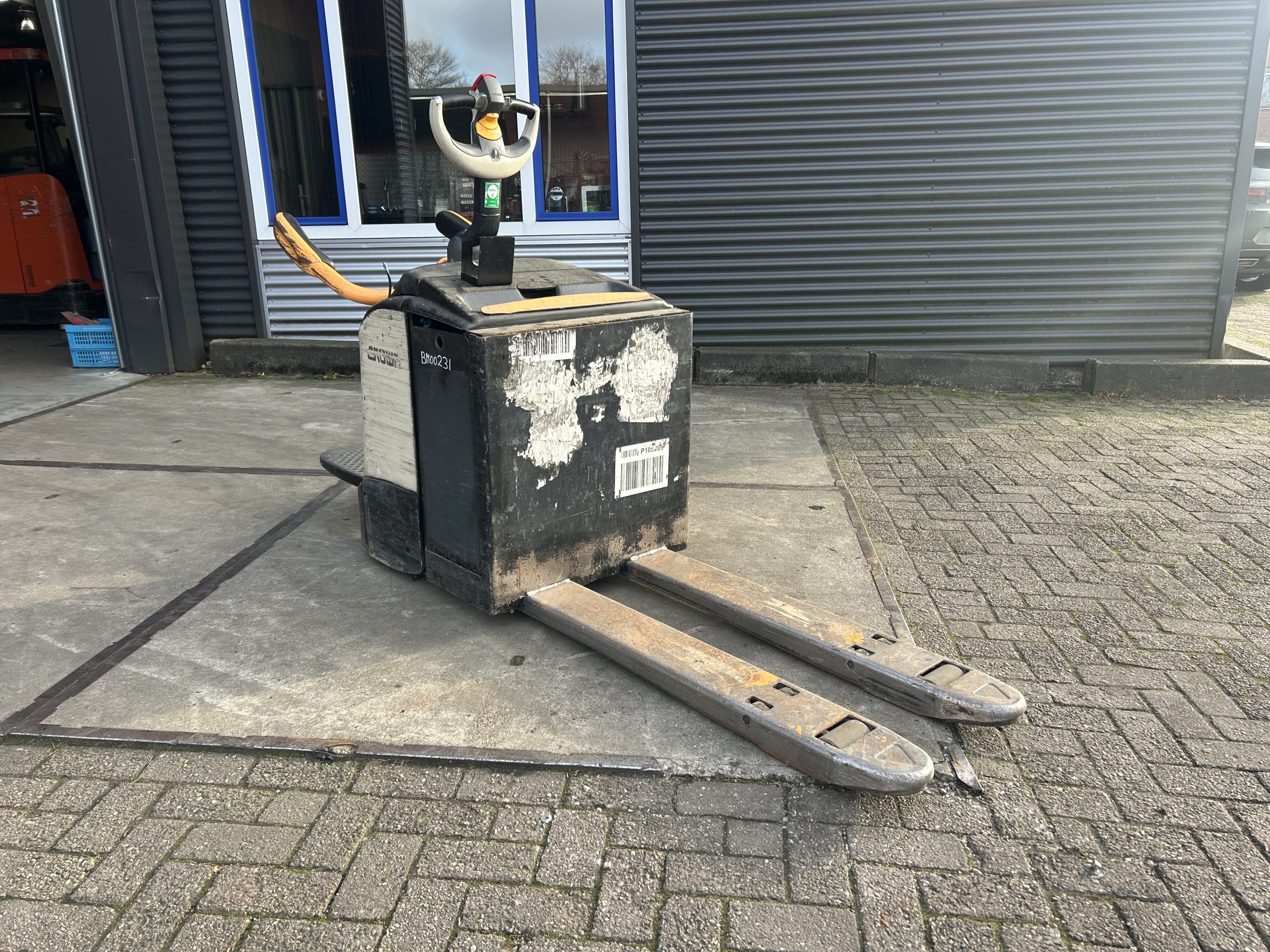 BM00231 | CROWN WT3040